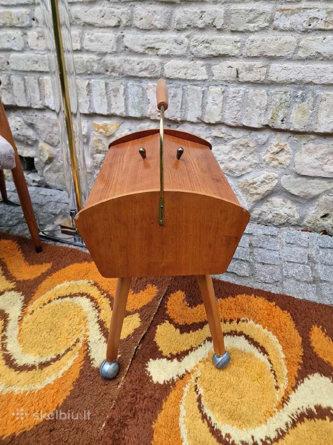 Vintažinė mid century rankdarbių dėžutė-siūlinė - nuotraukos Nr. 22