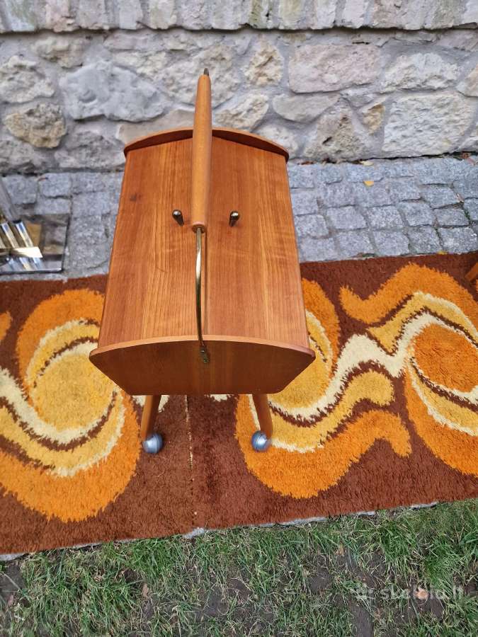 Vintažinė mid century rankdarbių dėžutė-siūlinė - nuotraukos Nr. 24