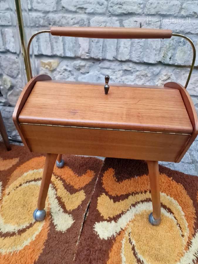 Vintažinė mid century rankdarbių dėžutė-siūlinė - nuotraukos Nr. 37