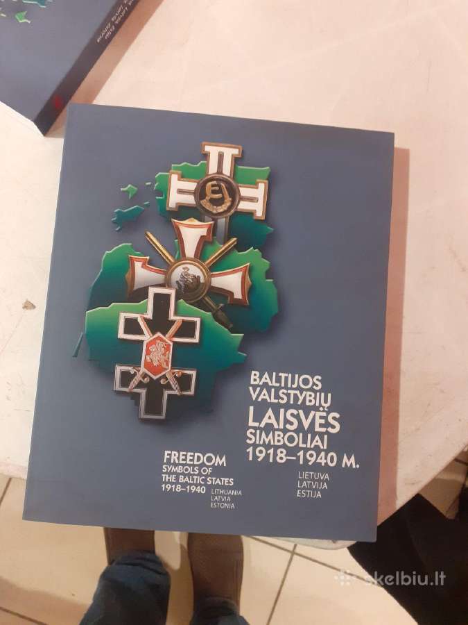 Knyga apie prieškarinius apdovanojimus Lt,lv,est