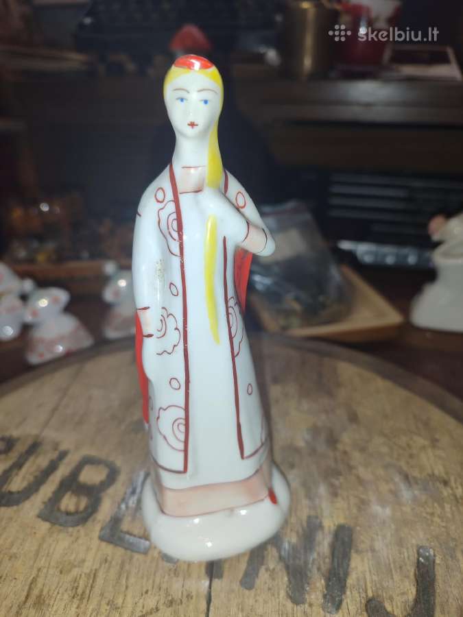 Tarybinė porceliano statulėlė