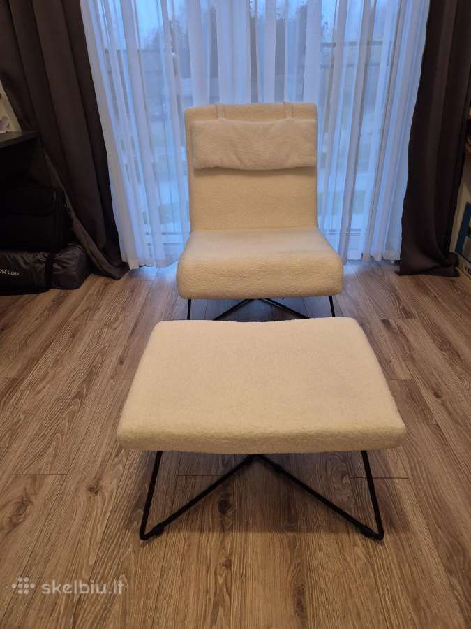 Fotelis su pakoju