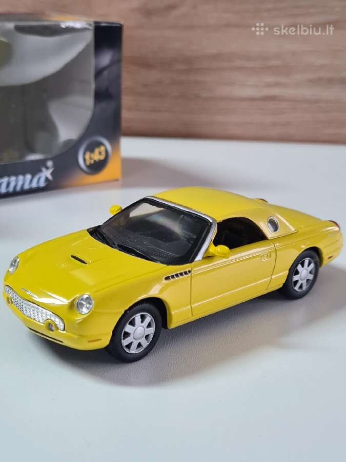 Ford thunderbird 1:43