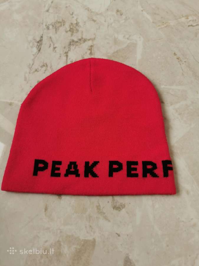 Peak performance raudona unisex kepurė