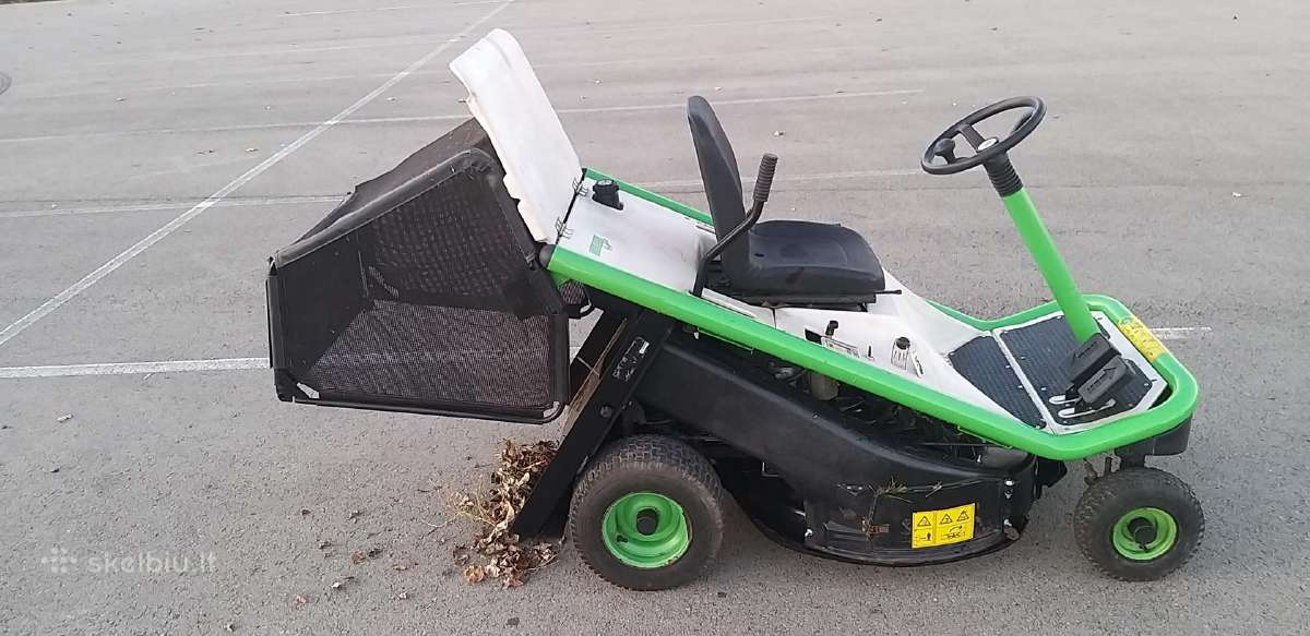Sodo traktorius zoliapjove Etesia Bahia Rideris