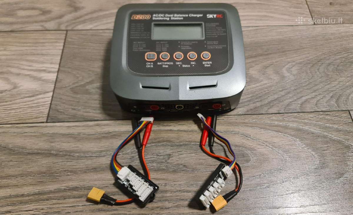 Baterijų pakrovėjas Skyrc D200