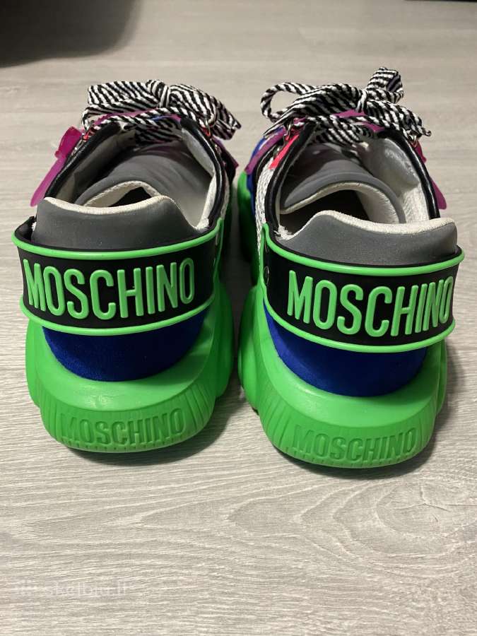 Isskirtiniai Vyriski Moschino bateliai - nuotraukos Nr. 3