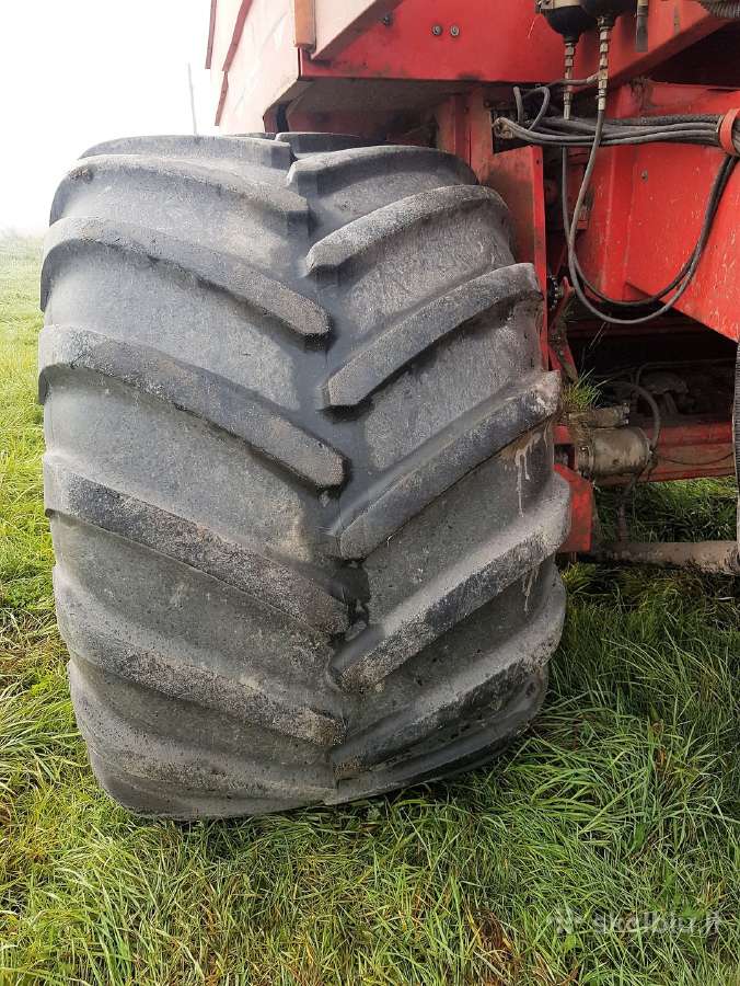 Kombainas Massey Ferguson 40 Ardomas Dalimis - nuotraukos Nr. 6