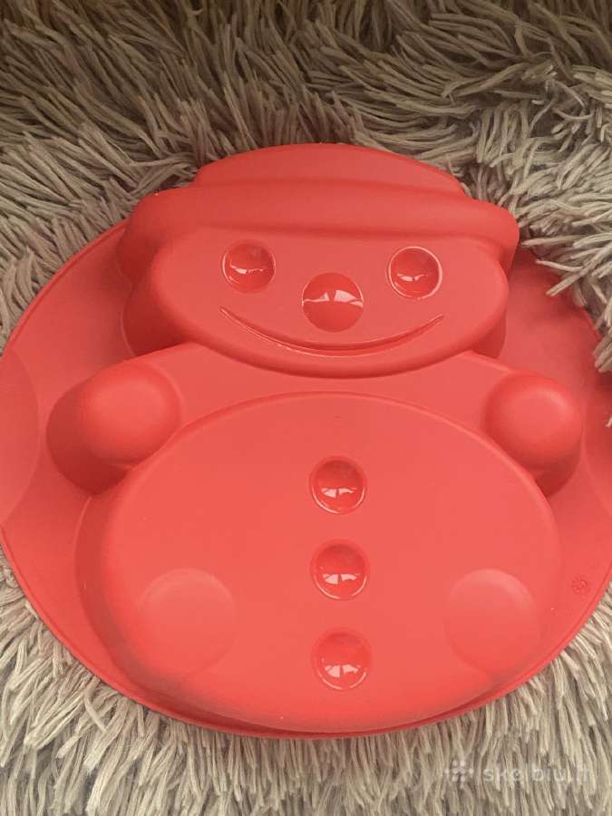Silikonine Tupperware kaledine kepimo forma