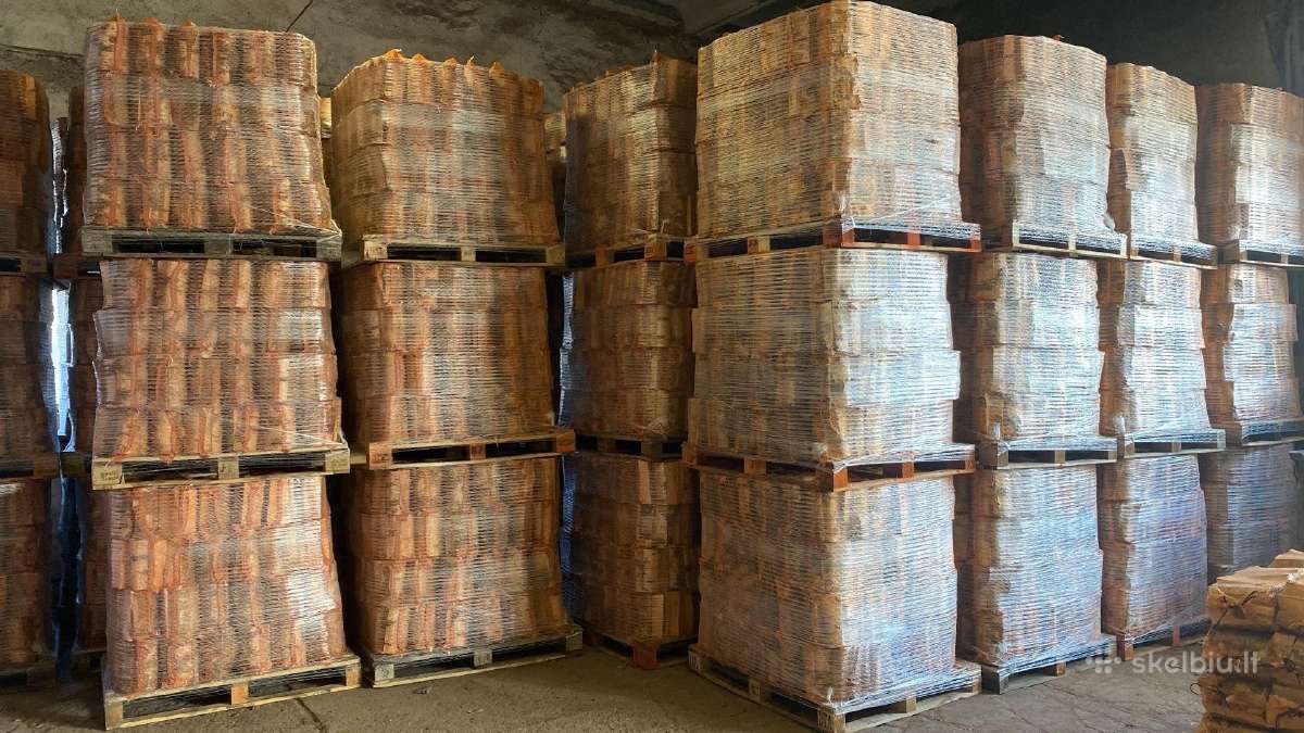 Sausos malkos maišeliuose didmeniniu kiekiu!