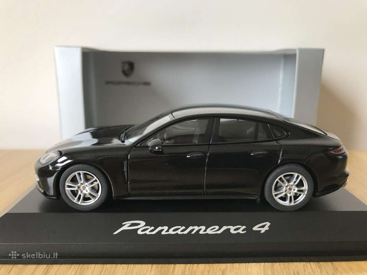 Porsche Panamera 4