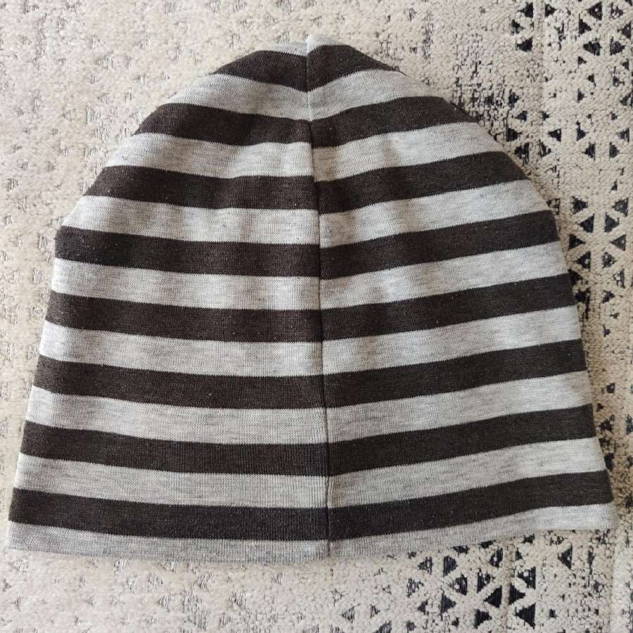 "h&m" pilkos juodos spalvos dvisluoksnė kepurė - nuotraukos Nr. 4