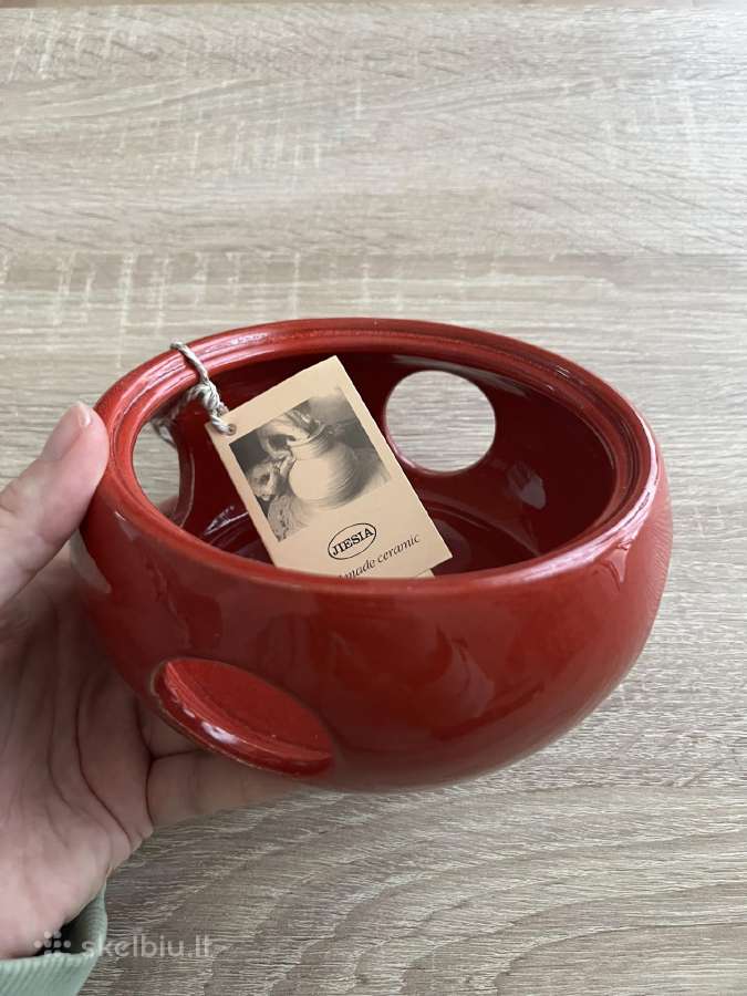 Jiesia nauja žvadikė