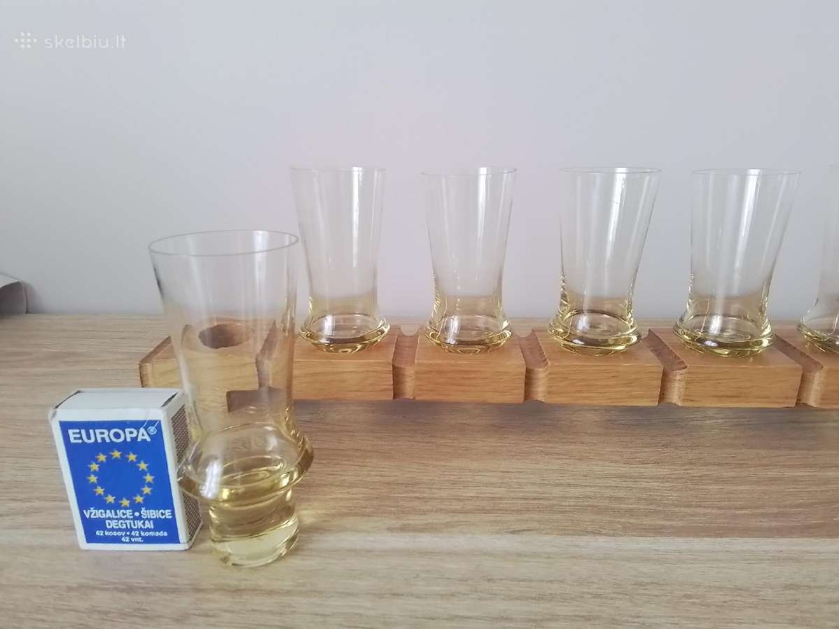 Gelsvo stiklo taurelės