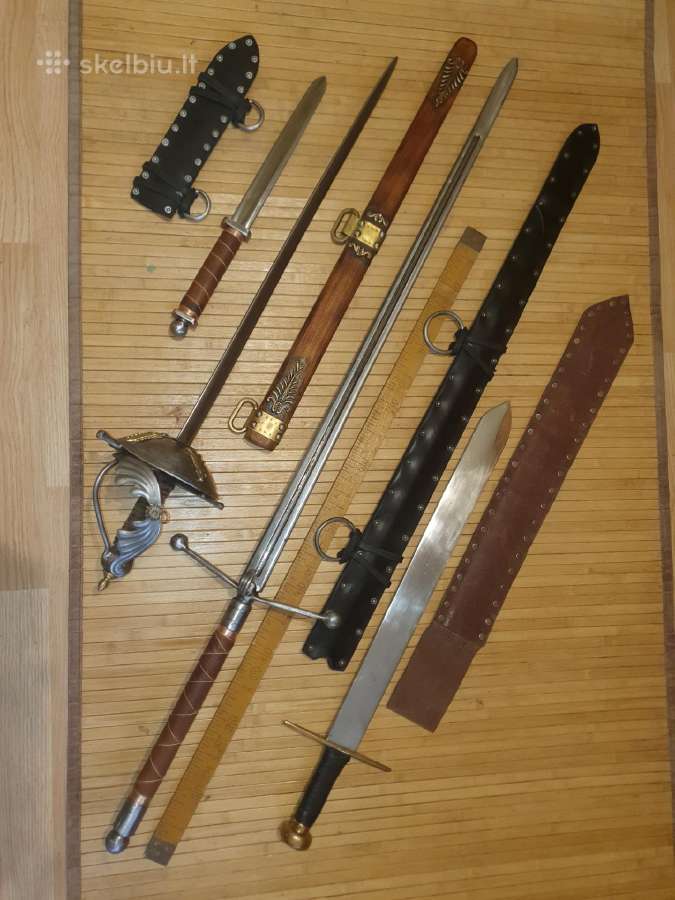 Riteris, šarvai, šalmai, skydai, kardas, kirvis - nuotraukos Nr. 30