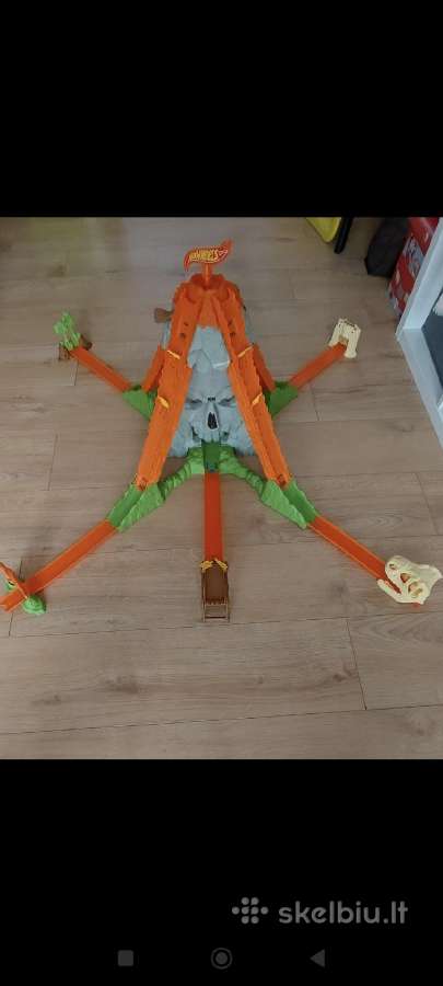 Hot wheels trasa vulkanas