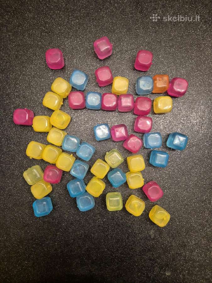 Plastikiniai ledo kubeliai