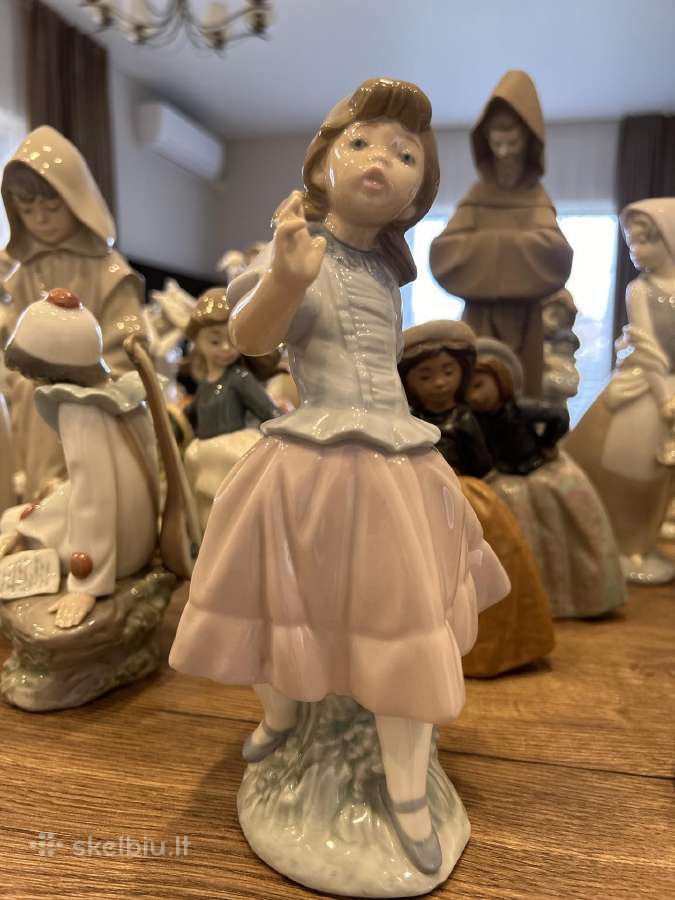 Parduodu Lladro, Nao porceliano statulėles