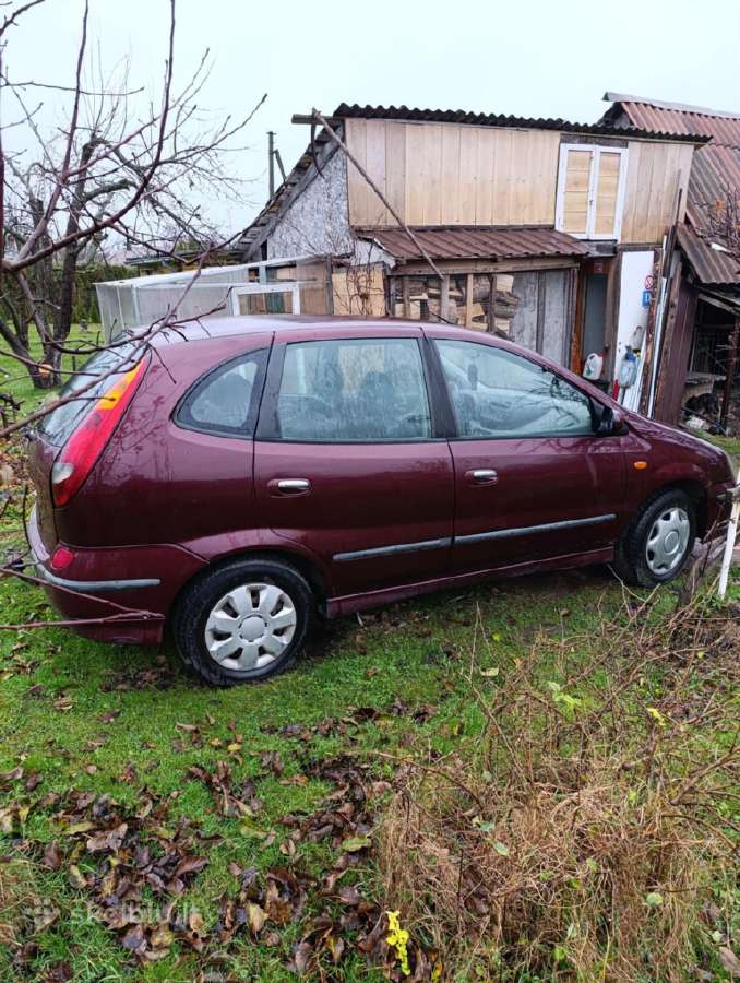 Nissan almera tino
