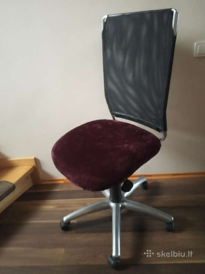 Rašomoji kėdė su supimo funkcija.biuro kede