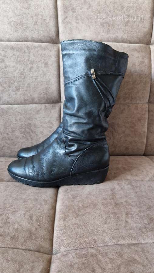 Juodi auliniai odiniai batai