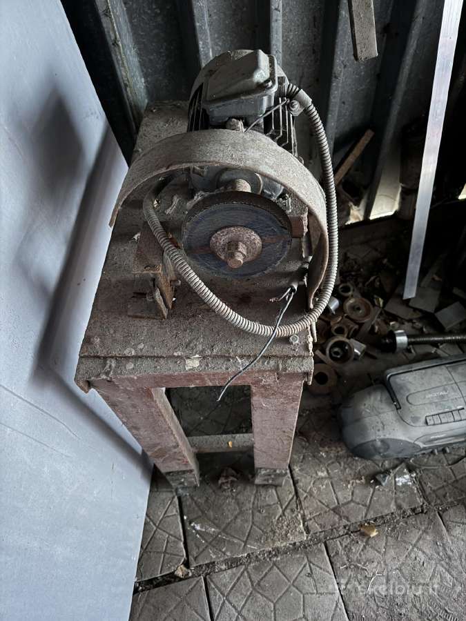 Elektrinis galastuvas smirgelis
