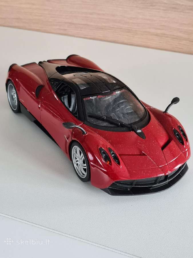 Pagani Huayra 1:24