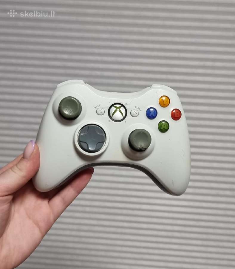 Xbox 360 baltas pultelis