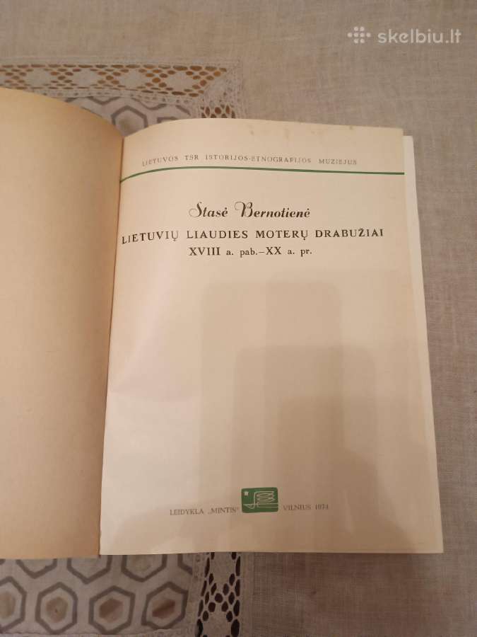 S.bernotienė Lietuvių liaudies moterų drabužiai - nuotraukos Nr. 4