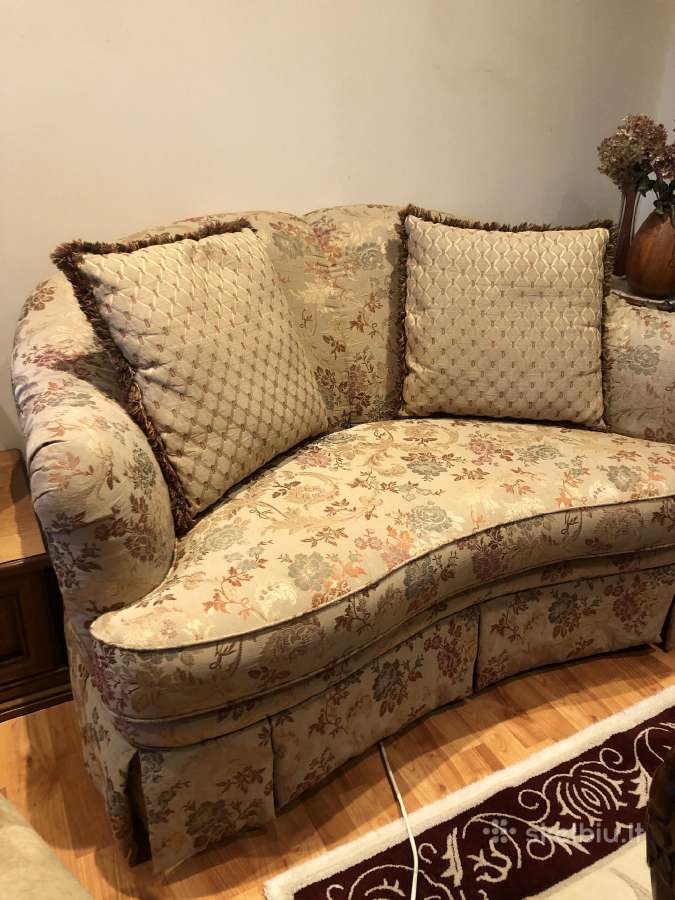 Dvivietė sofa + pufas. Klasika. Dydis 1500x950x750 - nuotraukos Nr. 2