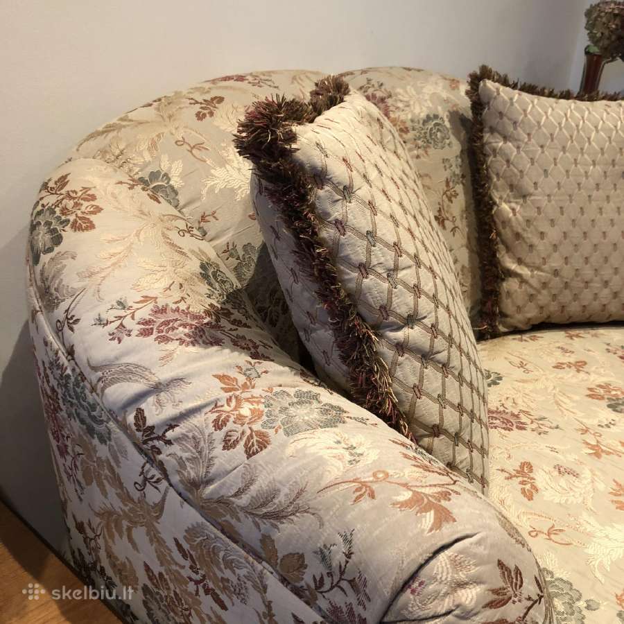 Dvivietė sofa + pufas. Klasika. Dydis 1500x950x750 - nuotraukos Nr. 3