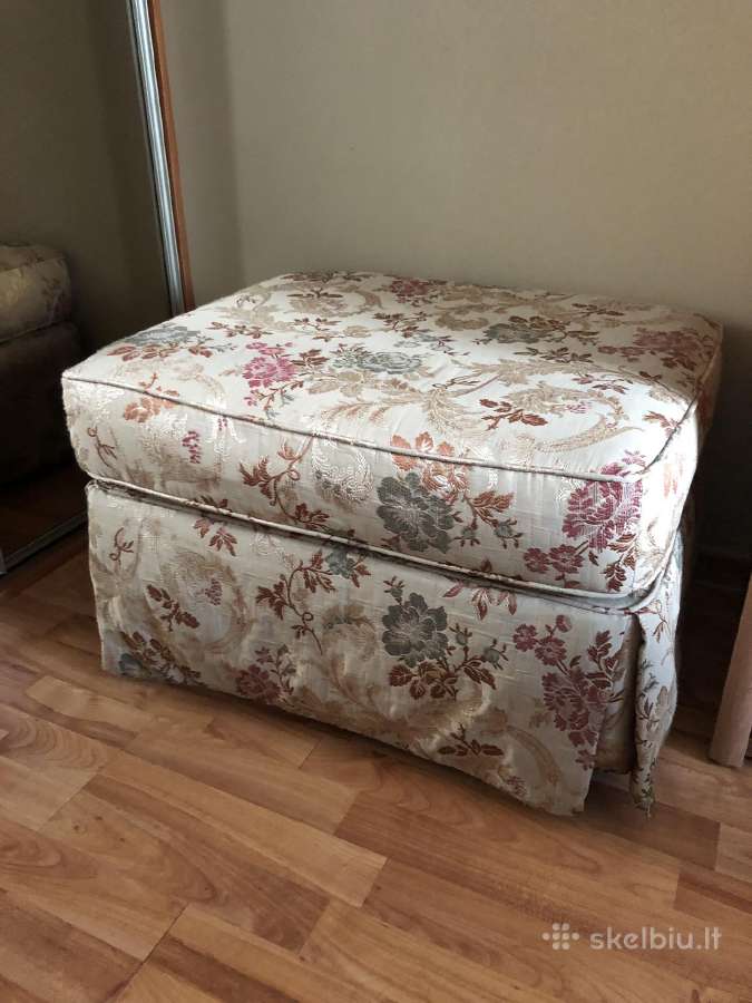 Dvivietė sofa + pufas. Klasika. Dydis 1500x950x750 - nuotraukos Nr. 4