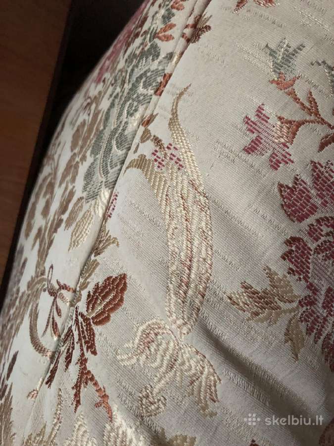 Dvivietė sofa + pufas. Klasika. Dydis 1500x950x750 - nuotraukos Nr. 5
