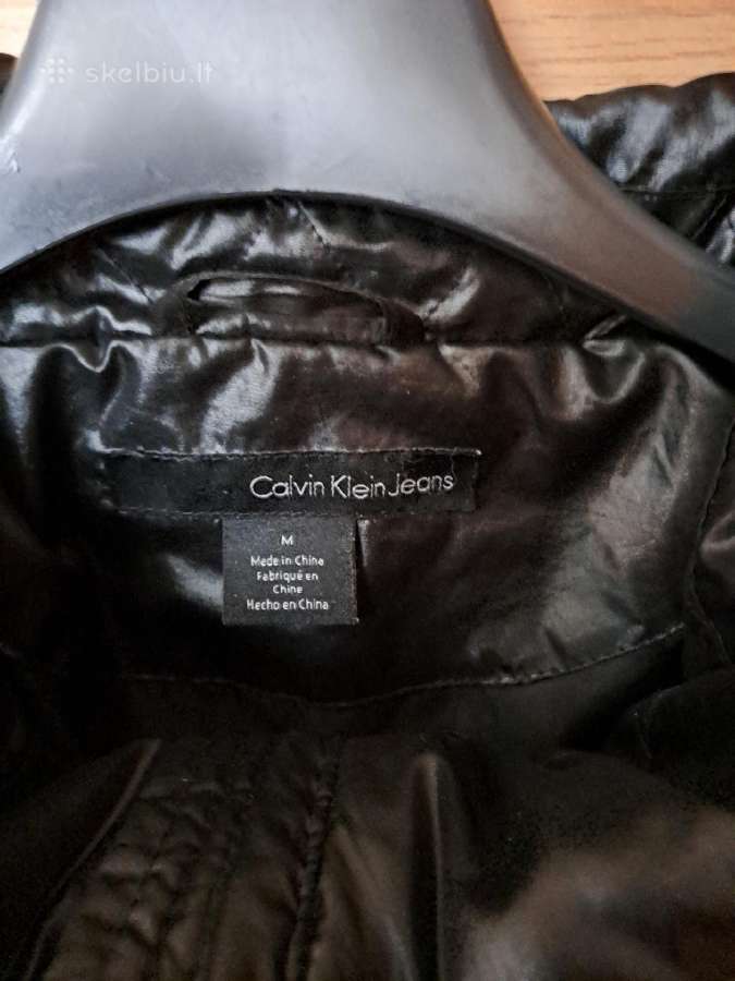 Moteriška striukė Calvin Klein Jeans - nuotraukos Nr. 3