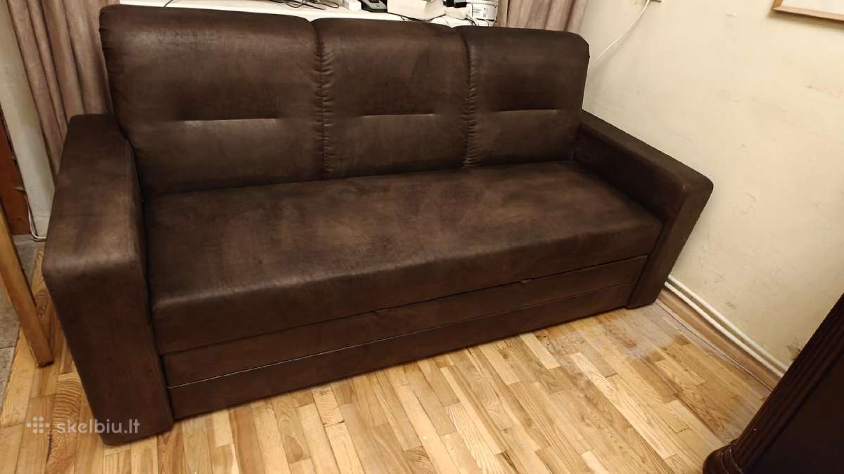 Sofa su išlankstoma dalim