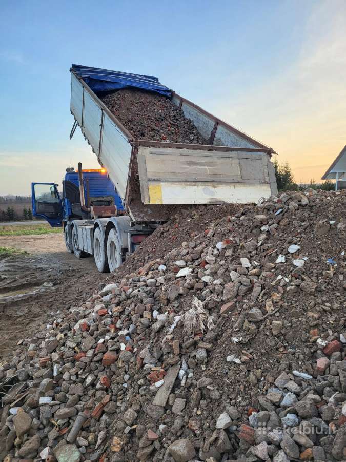 Zvyras,juodžemis,skalda,smelis,maltas betonas . - nuotraukos Nr. 2