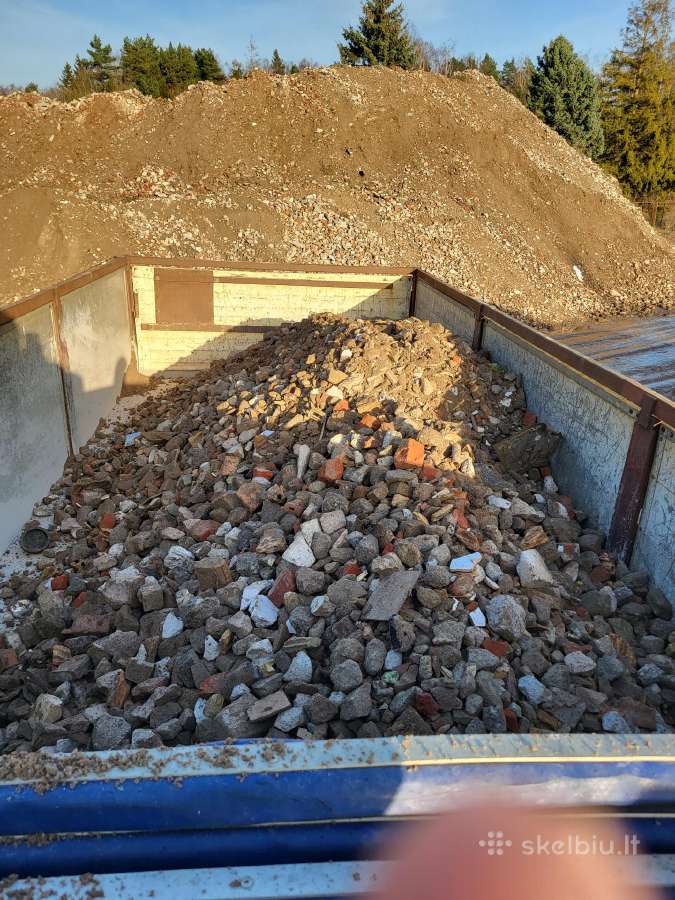 Zvyras,juodžemis,skalda,smelis,maltas betonas . - nuotraukos Nr. 3
