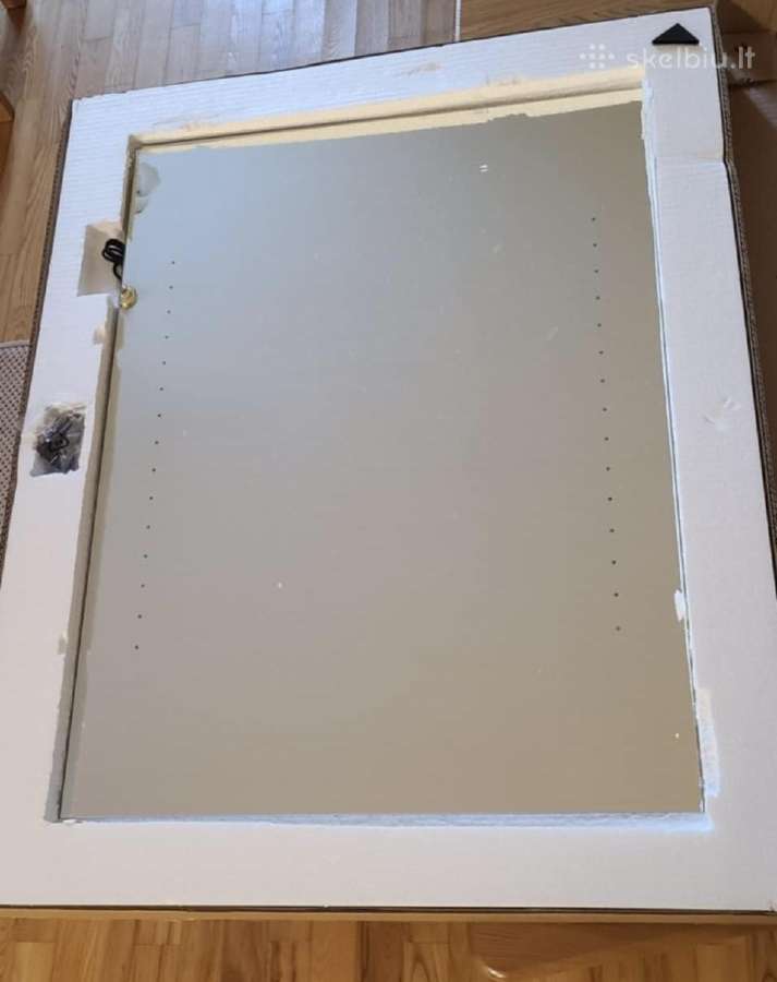 Vonios veidrodis su LED apšvietimu 60x80cm