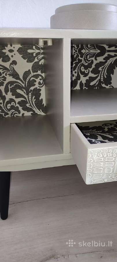 Atnaujinta , dazyta spintele (TV staliukas) - nuotraukos Nr. 6