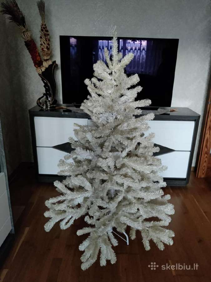 Dirbtinė Kalėdų eglutė