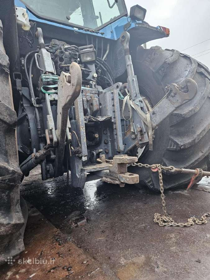 Traktorius New Holland 8770 ardomas dalimis - nuotraukos Nr. 4