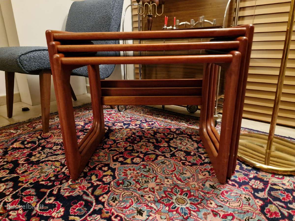 Vintažinių mid century tikmedžio staliukų trio - nuotraukos Nr. 24