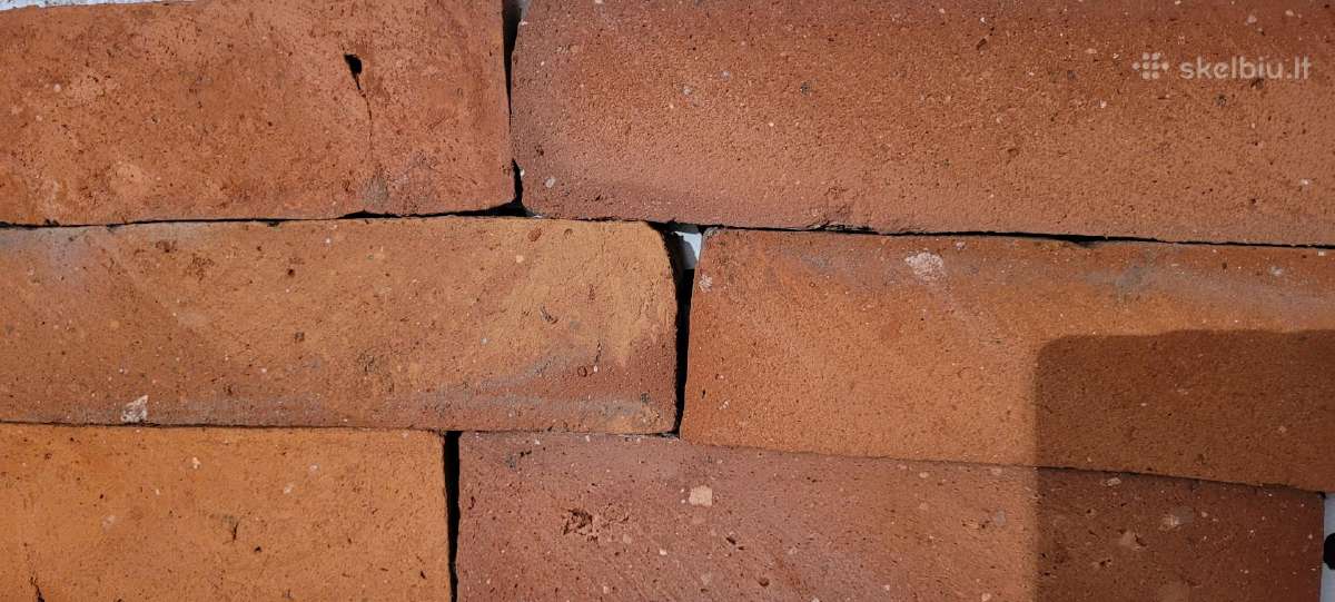 Pjaustytos vokiškos raudonos plytos