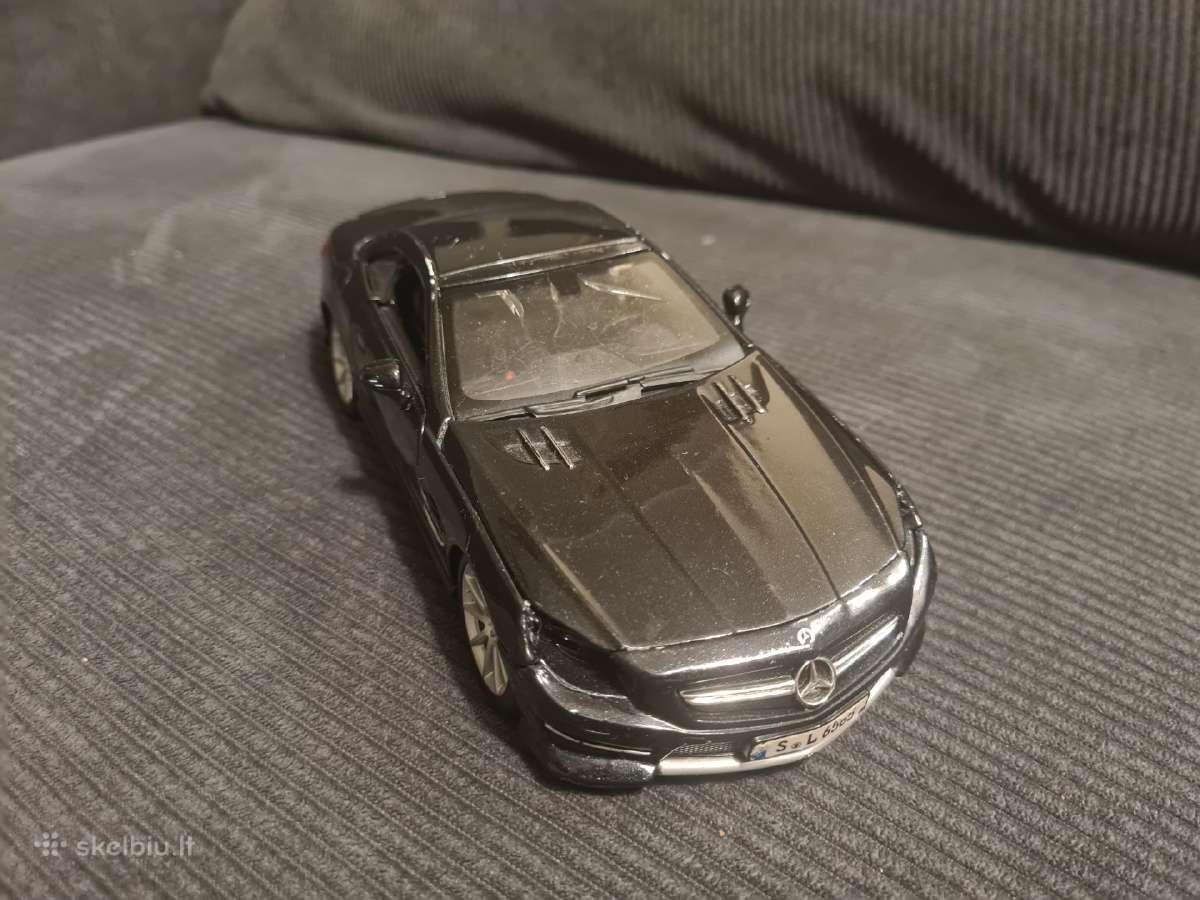 Mercedes metalinis modeliukas 1/24 dydžio - nuotraukos Nr. 2