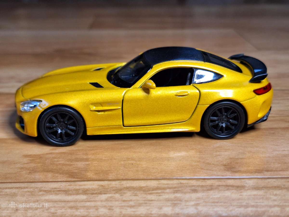 1:36 Mercedes Amg Gt R