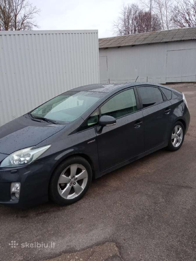 Prius2,3,+ nuoma su dujomis tik 100€ /sav.