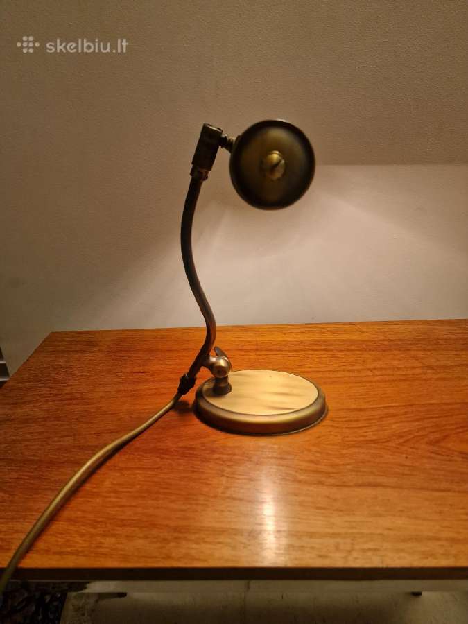 Vintažinis mid century žalvarinis stalo šviestuvas