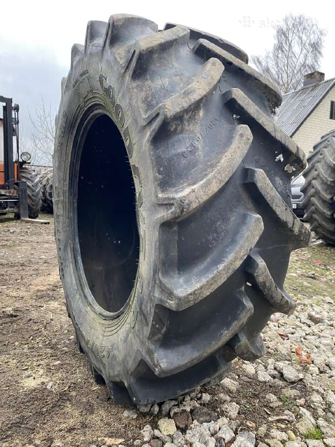 420/70/r28 Goodyear apynauja padanga