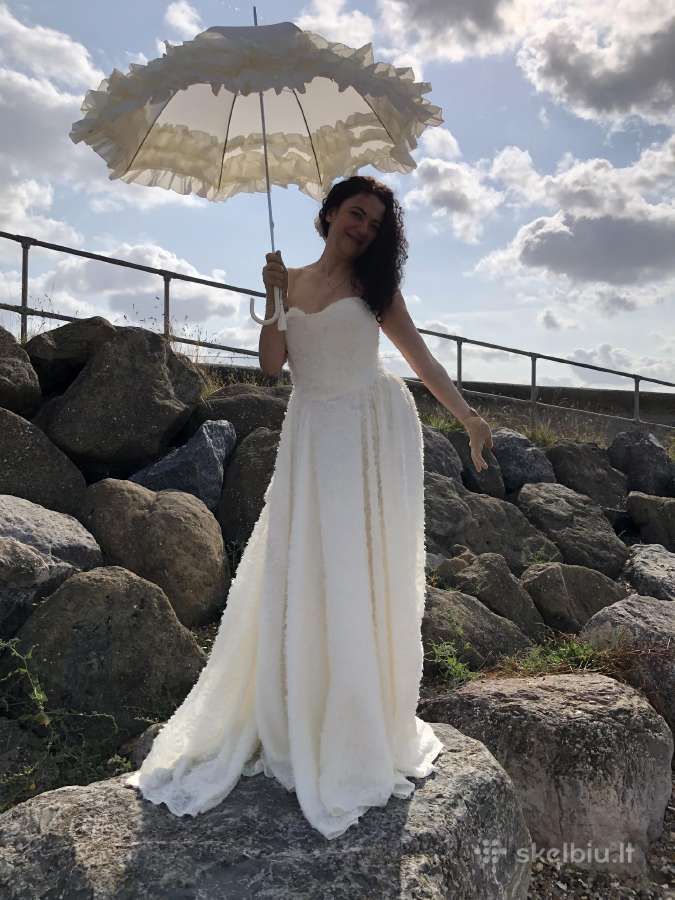 Parduodu vestuvine suknele Bridesbydiva