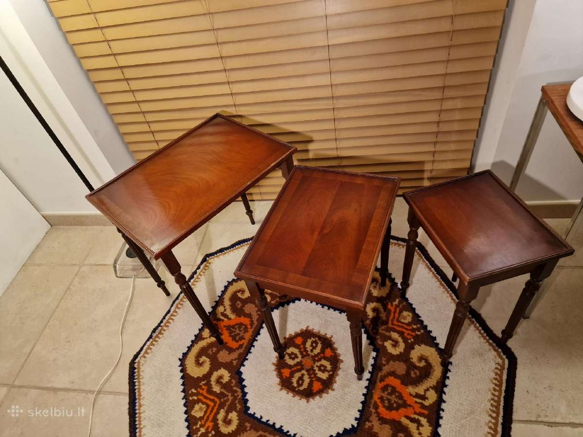 Vintažinių mid century raudonmedžio staliukų trio - nuotraukos Nr. 4